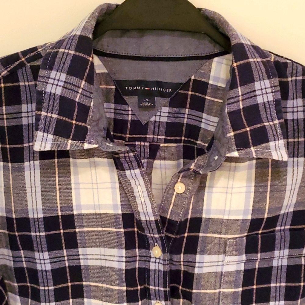 Plaid Tommy Hilfiger Shirt - Picture 2 of 8